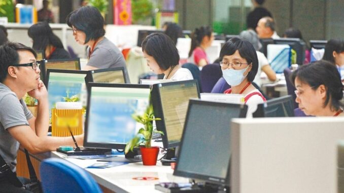 Những trường hợp áp dụng nghỉ hưu trước tuổi năm 2025 khi sắp xếp lại bộ máy Những trường hợp áp dụng nghỉ hưu trước tuổi năm 2025 khi sắp xếp lại bộ máy
