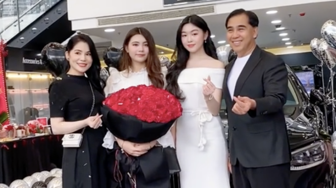 Công ty của MC Quyền Linh nợ mấy tỷ, con gái vẫn vô tư khoe khoảnh khắc tậu xế hộp 7 tỷ khiến cả nước xôn xao: Tiền đâu lắm thế nhỉ? Công ty của MC Quyền Linh nợ mấy tỷ, con gái vẫn vô tư khoe khoảnh khắc tậu xế hộp 7 tỷ khiến cả nước xôn xao: Tiền đâu lắm thế nhỉ?