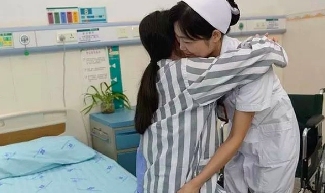 Thiếu nữ 17 tuổi nhập viện vì suy thận, phải chạy thận suốt đời: Bác sĩ cảnh báo 3 thói quen người trẻ thường xuyên mắc phải Thiếu nữ 17 tuổi nhập viện vì suy thận, phải chạy thận suốt đời: Bác sĩ cảnh báo 3 thói quen người trẻ thường xuyên mắc phải