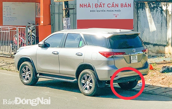 Đỗ xe ô tô trên miệng cống thoát nước là hành vi vi phạm giao thông và vẫn bị phạt tiền như thường? Đỗ xe ô tô trên miệng cống thoát nước là hành vi vi phạm giao thông và vẫn bị phạt tiền như thường?