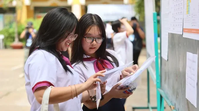 Quan điểm gây tr:anh c:ãi: Bộ GD&ĐT cấm dạy thêm, hãy cho bố mẹ tan làm lúc 16h30 hàng ngày Quan điểm gây tr:anh c:ãi: Bộ GD&ĐT cấm dạy thêm, hãy cho bố mẹ tan làm lúc 16h30 hàng ngày