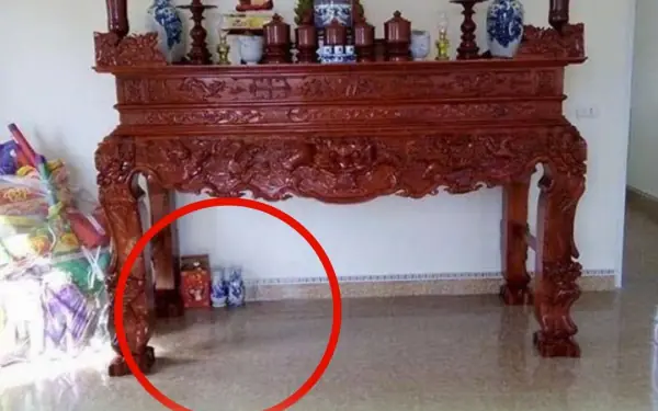 Cứ tiện tay đặt 3 thứ này dưới chân bàn thờ: Không đa:u ố:m cũng hao tài, khánh kiệt, đó là thứ gì? Cứ tiện tay đặt 3 thứ này dưới chân bàn thờ: Không đa:u ố:m cũng hao tài, khánh kiệt, đó là thứ gì?