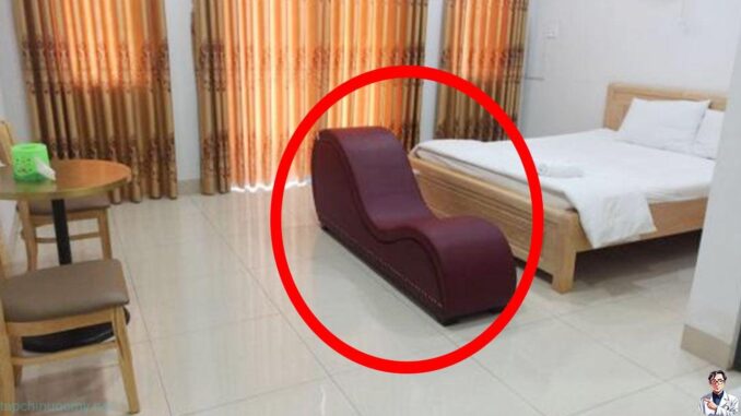 Tại sao khách sạn, nhà nghỉ thường để một chiếc ghế cong ‘như cầu trượt’, nó để làm gì? Tại sao khách sạn, nhà nghỉ thường để một chiếc ghế cong ‘như cầu trượt’, nó để làm gì?