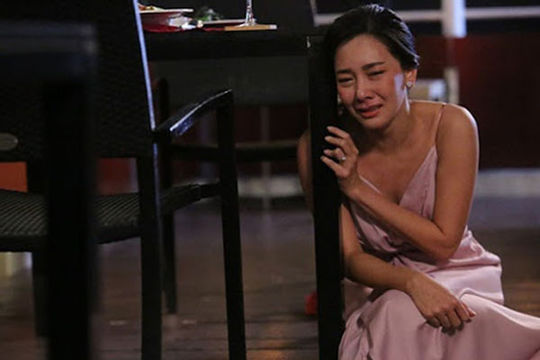 Chồng tôi qu/a đ/ời đã nửa năm nay, dạo gần đây con gái liên tục nhắc “Gặp bố ở trường mẫu giáo”. Tôi chột dạ lén đi theo thì rụng rời thấy 1 người Chồng tôi qu/a đ/ời đã nửa năm nay, dạo gần đây con gái liên tục nhắc “Gặp bố ở trường mẫu giáo”. Tôi chột dạ lén đi theo thì rụng rời thấy 1 người