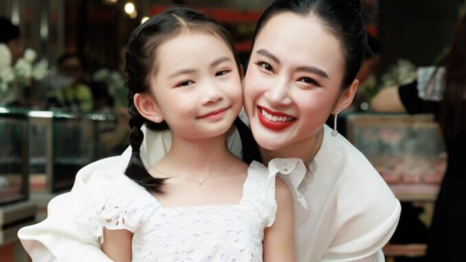 Chính thức công khai cha của con g:ái Angela Phương Trinh: Bảo sao giống nhau “như 2 giọt nước” Chính thức công khai cha của con g:ái Angela Phương Trinh: Bảo sao giống nhau “như 2 giọt nước”