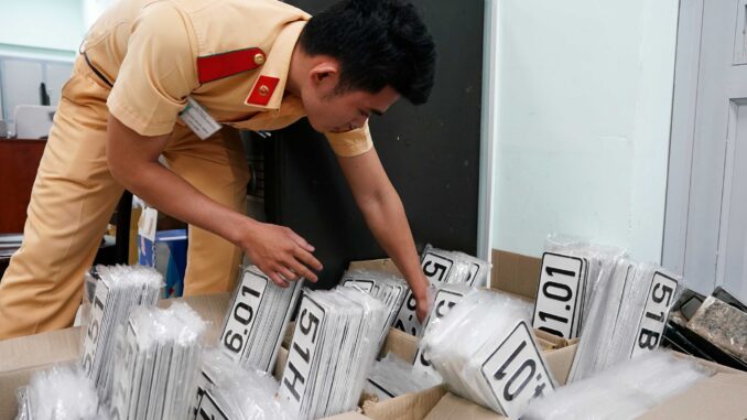 Muốn đổi chủ cho xe không có giấy tờ chỉ cần làm theo cách này, thủ tục rất nhanh chóng Muốn đổi chủ cho xe không có giấy tờ chỉ cần làm theo cách này, thủ tục rất nhanh chóng