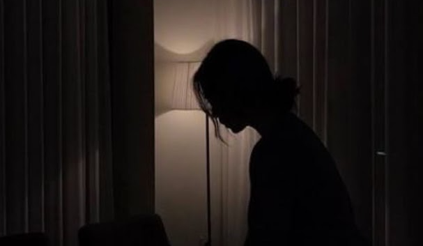 Phát hiện mẹ tôi ng:oại t ình, bố không l y h ô n mà sống chung bằng cách tàn nh:ẫn nhất Phát hiện mẹ tôi ng:oại t ình, bố không l y h ô n mà sống chung bằng cách tàn nh:ẫn nhất