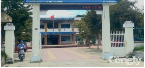 Nữ giáo viên Nữ giáo viên