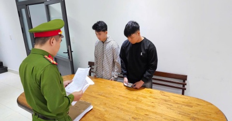 Đuổi đ.á.n.h vì “nhìn thấy ghét”, hai th.a.nh ni.ên bị khởi tố Đuổi đ.á.n.h vì “nhìn thấy ghét”, hai th.a.nh ni.ên bị khởi tố