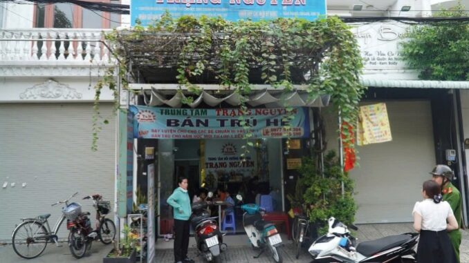 Trung tâm dạy thêm bị đóng cửa vì dạy học sinh tiểu học Trung tâm dạy thêm bị đóng cửa vì dạy học sinh tiểu học