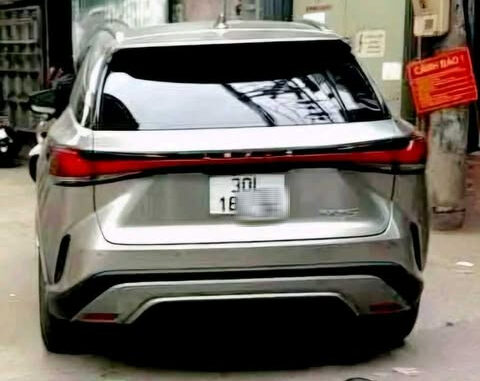 Vụ nam shipper bị tài xế Lexus đánh: Hé lộ thông tin chủ sở hữu chiếc xe Vụ nam shipper bị tài xế Lexus đánh: Hé lộ thông tin chủ sở hữu chiếc xe