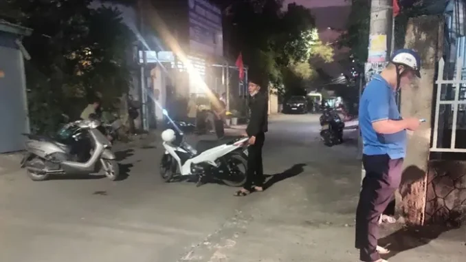 Nhiều công an có mặt ở nhà riêng của Chủ tịch UBND huyện Long Thành Nhiều công an có mặt ở nhà riêng của Chủ tịch UBND huyện Long Thành