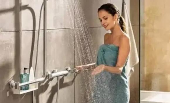 Tại sao các cặp vợ chồng không nên tắm chung, hôn nhân sẽ hạnh phúc hơn Tại sao các cặp vợ chồng không nên tắm chung, hôn nhân sẽ hạnh phúc hơn