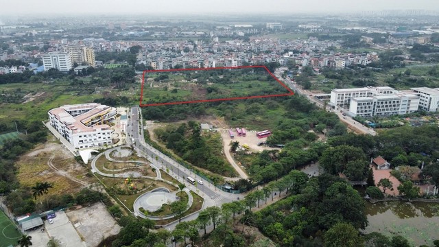 Lộ diện nữ đại gia 8X chi hơn 1.800 tỷ đồng trúng đấu giá gần 4,4ha đất làm khu nhà ở thấp tầng tại phường đông dân nhất Hà Nội Lộ diện nữ đại gia 8X chi hơn 1.800 tỷ đồng trúng đấu giá gần 4,4ha đất làm khu nhà ở thấp tầng tại phường đông dân nhất Hà Nội