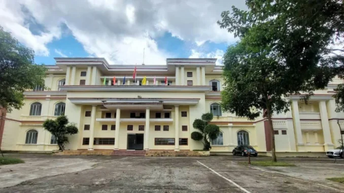 Giáo viên công lập không được đăng ký hộ kinh doanh để dạy thêm Giáo viên công lập không được đăng ký hộ kinh doanh để dạy thêm