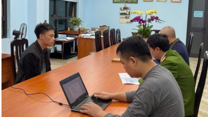 Tin mới nhất vụ shipperTin mới nhất vụ shipper kh:uyết t ật nhận 20 cú đ á n h, đ ấ m trong 30 giây: Tài xế Lexus vừa nhận tin dữ Tin mới nhất vụ shipperTin mới nhất vụ shipper kh:uyết t ật nhận 20 cú đ á n h, đ ấ m trong 30 giây: Tài xế Lexus vừa nhận tin dữ