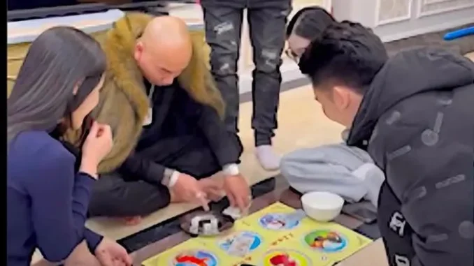 Công an xác minh clip ‘giang hồ mạng’ Phú Lê đánh bạc Công an xác minh clip ‘giang hồ mạng’ Phú Lê đánh bạc
