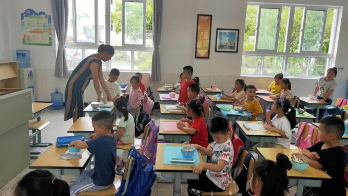 Giáo viên dạy thêm mà không làm 1 việc sẽ bị phạt 100 triệu đồng Giáo viên dạy thêm mà không làm 1 việc sẽ bị phạt 100 triệu đồng