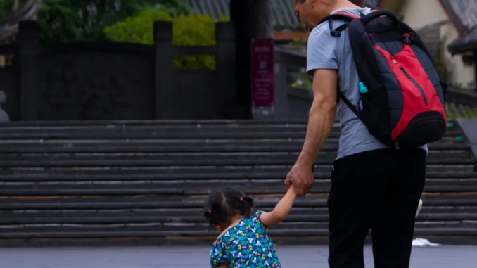 Bố qua đời để lại 5,2 tỷ thừa kế nhưng con trai r/uột lại không được hưởng, đến tòa án khởi kiện thì nhận phán quyết không sao tin nổi Bố qua đời để lại 5,2 tỷ thừa kế nhưng con trai r/uột lại không được hưởng, đến tòa án khởi kiện thì nhận phán quyết không sao tin nổi
