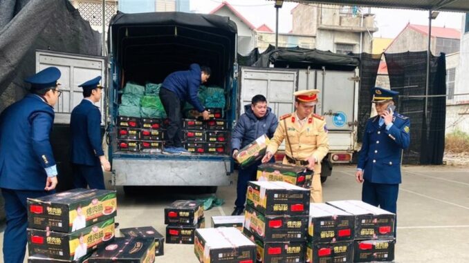 Từ nay tránh xa thức ăn đường phố h:ot h:it này: Gần 3 tấn “LẠP XƯỞNG NƯỚNG ĐÁ” chính thức bị th:u gi:ữ tại Lạng Sơn, nghe nguồn gốc thực sự ai cũng phải r;ùng m;ình Từ nay tránh xa thức ăn đường phố h:ot h:it này: Gần 3 tấn “LẠP XƯỞNG NƯỚNG ĐÁ” chính thức bị th:u gi:ữ tại Lạng Sơn, nghe nguồn gốc thực sự ai cũng phải r;ùng m;ình