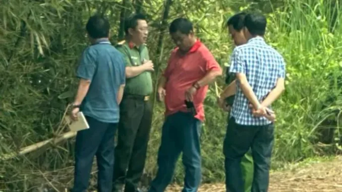 Vụ xác chết dưới đám lục bình: Thủ phạm là người đàn bà bán bún riêu, nợ nần cờ bạc Vụ xác chết dưới đám lục bình: Thủ phạm là người đàn bà bán bún riêu, nợ nần cờ bạc