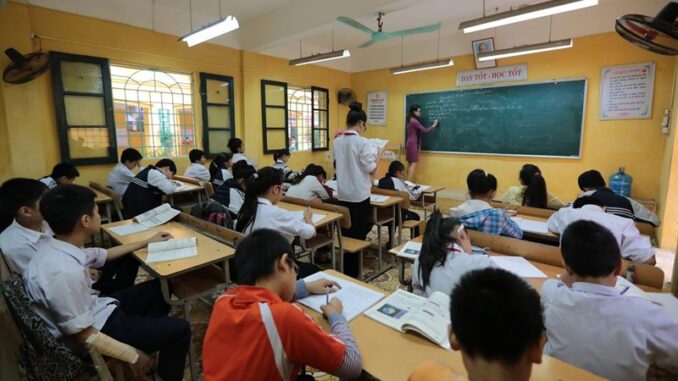 Thông tư 29 vừa được ban hành, nhiều giáo viên khóc nức nở: Giờ biết đi đâu về đâu đây Thông tư 29 vừa được ban hành, nhiều giáo viên khóc nức nở: Giờ biết đi đâu về đâu đây