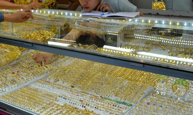 Giá vàng sáng nay 19/2: Tăng đến chóng mặt, người dân mừng thầm, cuối cùng cũng có lãi Giá vàng sáng nay 19/2: Tăng đến chóng mặt, người dân mừng thầm, cuối cùng cũng có lãi