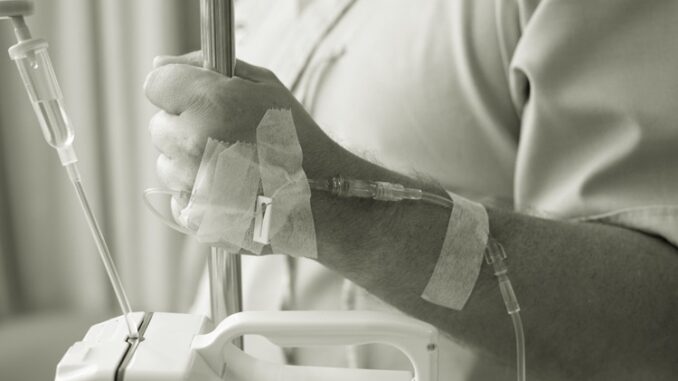 Người đàn ông 35 tuổi đau họng qua đời sau 5 lần hóa trị: Sai lầm trong ăn uống Người đàn ông 35 tuổi đau họng qua đời sau 5 lần hóa trị: Sai lầm trong ăn uống