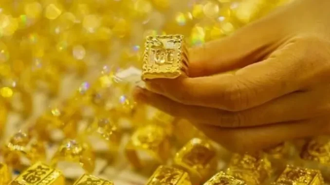 Giá vàng hôm nay, 8-3: Bật tăng rồi bất ngờ lao xuống Giá vàng hôm nay, 8-3: Bật tăng rồi bất ngờ lao xuống