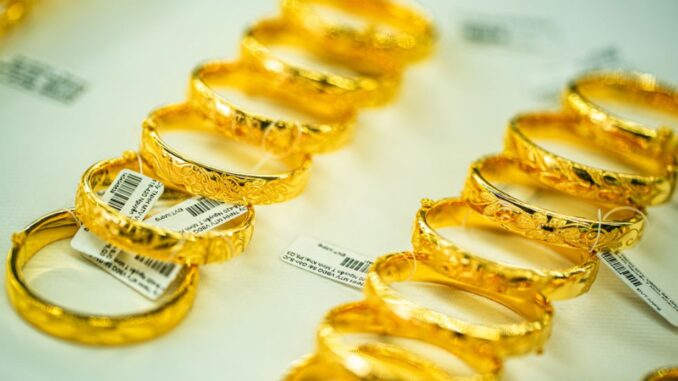 Giá vàng sáng 7/3: Chỉ sau 1 đêm đã trắng tay rồi, quá kinhkhung, bà con giờ biết sống sao Giá vàng sáng 7/3: Chỉ sau 1 đêm đã trắng tay rồi, quá kinhkhung, bà con giờ biết sống sao