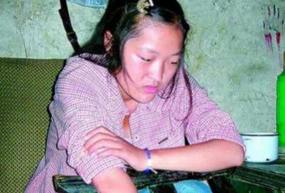Nữ sinh thi đại học nộp giấy trắng, viết tâm thư 'chỉ trích' ngành giáo dục: 18 năm sau lãnh hậu quả Nữ sinh thi đại học nộp giấy trắng, viết tâm thư 'chỉ trích' ngành giáo dục: 18 năm sau lãnh hậu quả