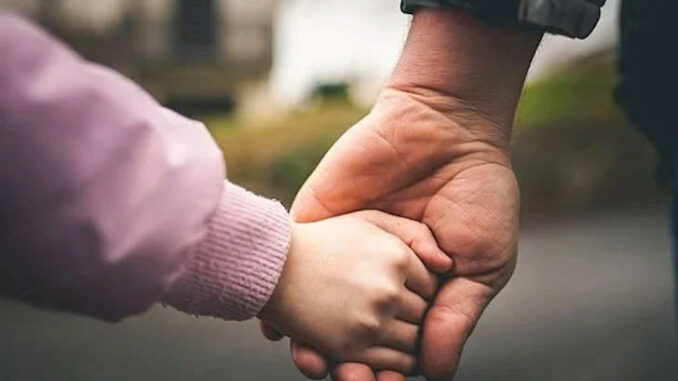 Con gái sống nhờ phúc cha: Người cha có 3 đặc điểm này thì cuộc đời con gái hưởng phúc lành Con gái sống nhờ phúc cha: Người cha có 3 đặc điểm này thì cuộc đời con gái hưởng phúc lành