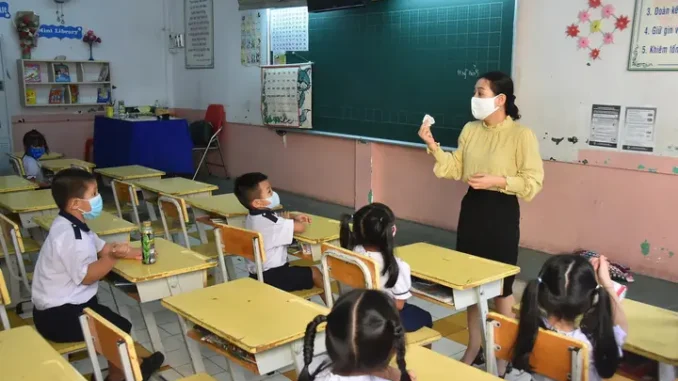 Quy định mới: Học sinh không phải nộp tiền học thêm Quy định mới: Học sinh không phải nộp tiền học thêm