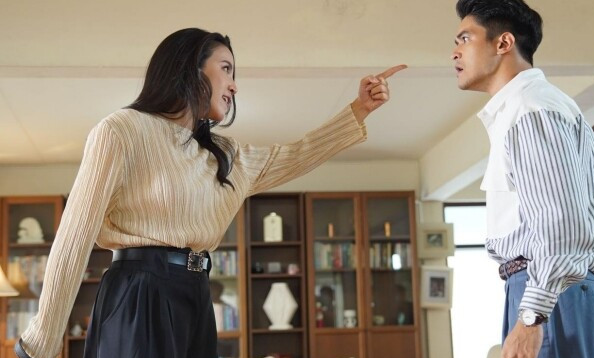C;ãi l;ời bố mẹ lấy chồng già hơn 28 tuổi, tôi hạnh phúc vì điều chồng làm mỗi đêm C;ãi l;ời bố mẹ lấy chồng già hơn 28 tuổi, tôi hạnh phúc vì điều chồng làm mỗi đêm