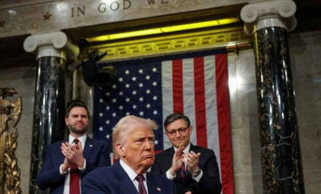 Ông Trump bất ngờ tuyên bố trừng phạt Nga, nối lại cấp tin tình báo cho Ukraine Ông Trump bất ngờ tuyên bố trừng phạt Nga, nối lại cấp tin tình báo cho Ukraine