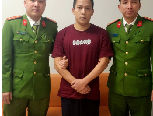 Nguyễn Văn Hợi bị b:ắ:t khi vừa xuống sân bay… Nguyễn Văn Hợi bị b:ắ:t khi vừa xuống sân bay…