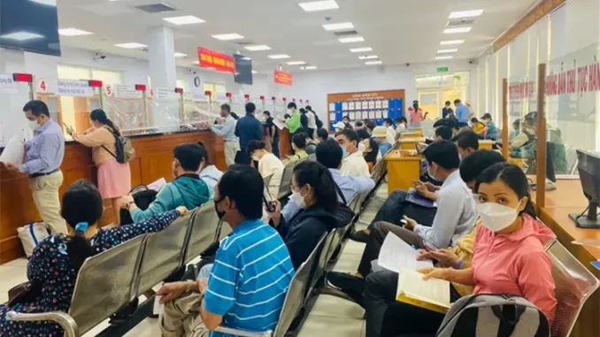 Điều kiện nhận gần 2,7 tỷ đồng khi nghỉ việc sau sắp xếp bộ máy tại TP.HCM Điều kiện nhận gần 2,7 tỷ đồng khi nghỉ việc sau sắp xếp bộ máy tại TP.HCM