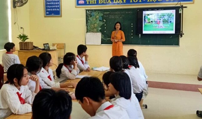 Hơn 300 giáo viên bất ngờ bị truy thu 4,6 tỷ đồng tiền bảo hiểm Hơn 300 giáo viên bất ngờ bị truy thu 4,6 tỷ đồng tiền bảo hiểm