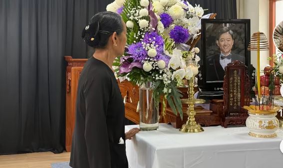 Nữ nghệ sĩ Việt gây phẫn nộ khi lan truyền hình ảnh thi hài cố diễn viên Quý Bình Nữ nghệ sĩ Việt gây phẫn nộ khi lan truyền hình ảnh thi hài cố diễn viên Quý Bình