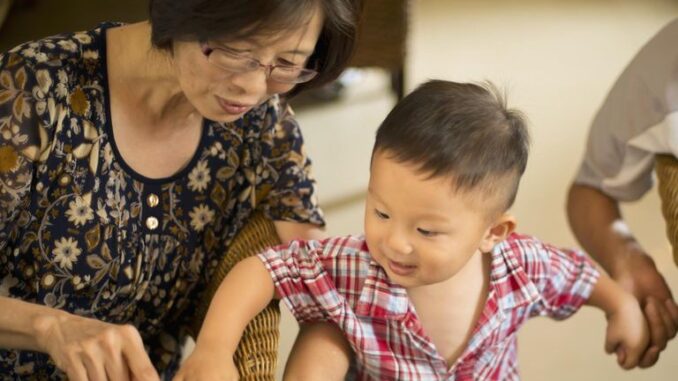 68T mẹ tôi vẫn phải đi làm giúp việc không công cho con ga’i suốt 10 năm trời, đến khi sức khoẻ yê’u đi, chồng tôi liền đưa bà về quê để đón mẹ chồng lên sống chung hưởng sung túc nhưng mọi thứ mới chỉ bắt đầu, cuộc gọi từ dưới quê khiến tôi đứng không vững 68T mẹ tôi vẫn phải đi làm giúp việc không công cho con ga’i suốt 10 năm trời, đến khi sức khoẻ yê’u đi, chồng tôi liền đưa bà về quê để đón mẹ chồng lên sống chung hưởng sung túc nhưng mọi thứ mới chỉ bắt đầu, cuộc gọi từ dưới quê khiến tôi đứng không vững