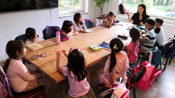 Rèn chữ đẹp, dạy kỹ năng tiền tiểu học có vi phạm Thông tư 29 không: Đã có câu trả lời