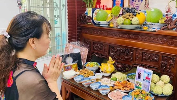 Mời đồng nghiệp cũ đến ăn giỗ 49 ngày của bố mà không ai đến Mời đồng nghiệp cũ đến ăn giỗ 49 ngày của bố mà không ai đến
