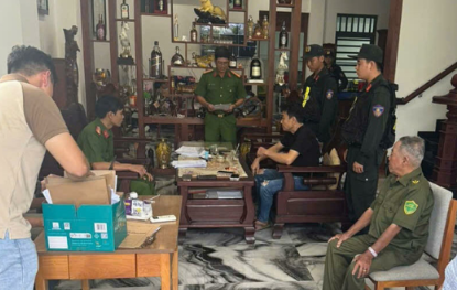 Hơn 60 c ảnh s:-át vây b ắ t Nguyễn Đăng Khoa và đ:ồng bọn Hơn 60 c ảnh s:-át vây b ắ t Nguyễn Đăng Khoa và đ:ồng bọn