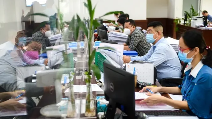 Tạm dừng bổ nhiệm, luân chuyển cán bộ tới khi hoàn thành sáp nhập tỉnh, bỏ cấp huyện Tạm dừng bổ nhiệm, luân chuyển cán bộ tới khi hoàn thành sáp nhập tỉnh, bỏ cấp huyện