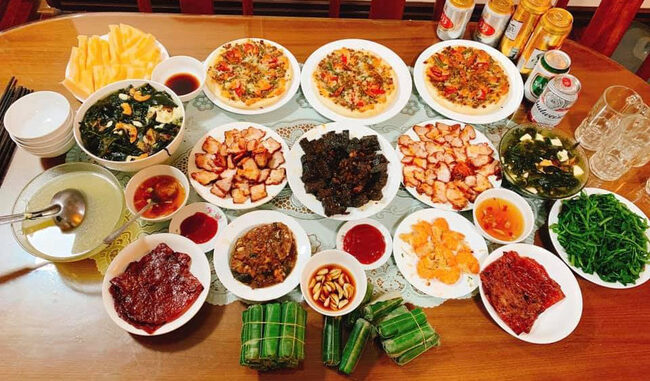 Giỗ mẹ đ/ẻ trùng với sinh nhật mẹ chồng, em nấu cả 1 bàn ăn thịnh soạn rồi xin phép về bên nhà thắp nén nhang cho bà mà nào ngờ chồng tuyên bố thẳng: Làm tròn nghĩa vụ với người sống, người khuất tính sau Giỗ mẹ đ/ẻ trùng với sinh nhật mẹ chồng, em nấu cả 1 bàn ăn thịnh soạn rồi xin phép về bên nhà thắp nén nhang cho bà mà nào ngờ chồng tuyên bố thẳng: Làm tròn nghĩa vụ với người sống, người khuất tính sau