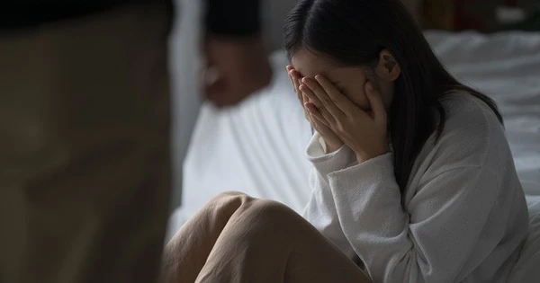 Mòn mỏi chờ chồng suốt 6 năm, lúc trở về anh ta nói câu đầu tiên đã khiến vợ sốc nặng Mòn mỏi chờ chồng suốt 6 năm, lúc trở về anh ta nói câu đầu tiên đã khiến vợ sốc nặng