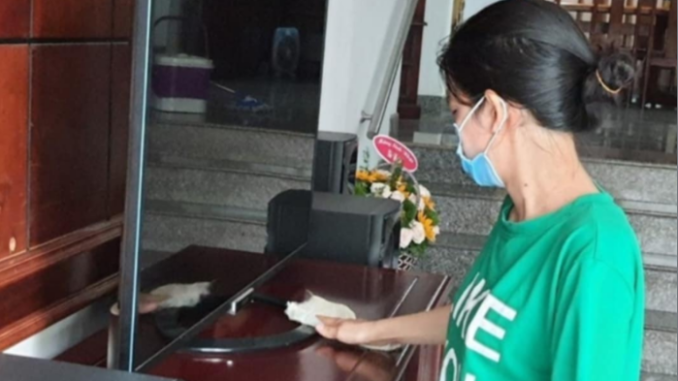 Giúp việc vừa về quê đã làm một việc khiến gia đình tôi h Oảng h ồ n. Tôi b ất l ực, chỉ biết th an tr ời Giúp việc vừa về quê đã làm một việc khiến gia đình tôi h Oảng h ồ n. Tôi b ất l ực, chỉ biết th an tr ời