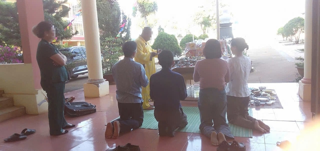 Thấy có nhiều chim lợn, trường mua vàng mã, mời thầy về cúng! Thấy có nhiều chim lợn, trường mua vàng mã, mời thầy về cúng!