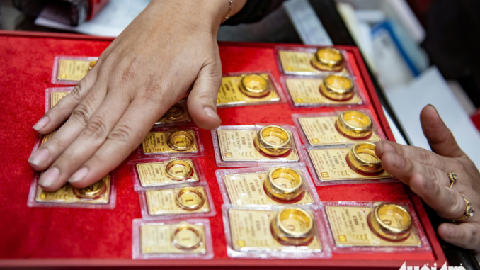Giá vàng sáng nay 25/3: Trời ơi sao lại đi ngược với thế giới vậy, quá kinhkhung Giá vàng sáng nay 25/3: Trời ơi sao lại đi ngược với thế giới vậy, quá kinhkhung