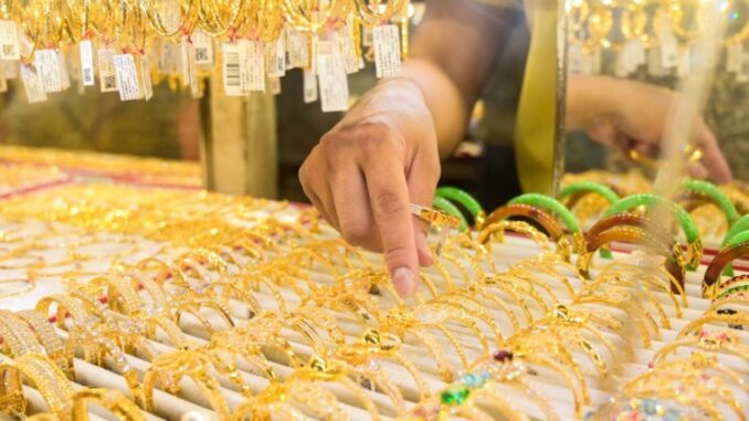 Giá vàng trưa 11/2: Đảo chiều lao dốc quá nhanh, tích góp bao năm giờ trắng tay rồi… Giá vàng trưa 11/2: Đảo chiều lao dốc quá nhanh, tích góp bao năm giờ trắng tay rồi…